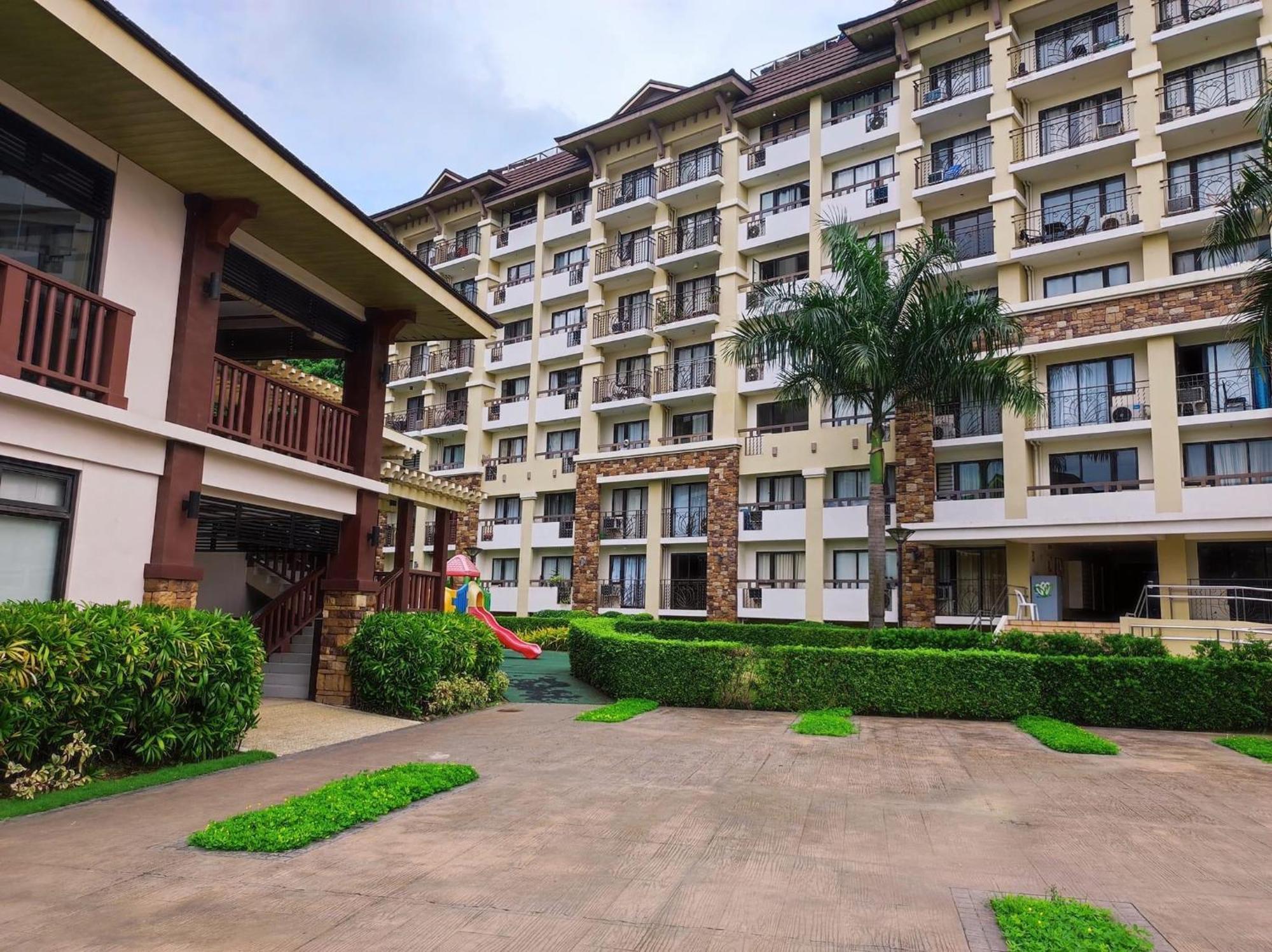 Affordable One Bedroom Condo in One Oasis 1726 Cagayan de Oro Esterno foto
