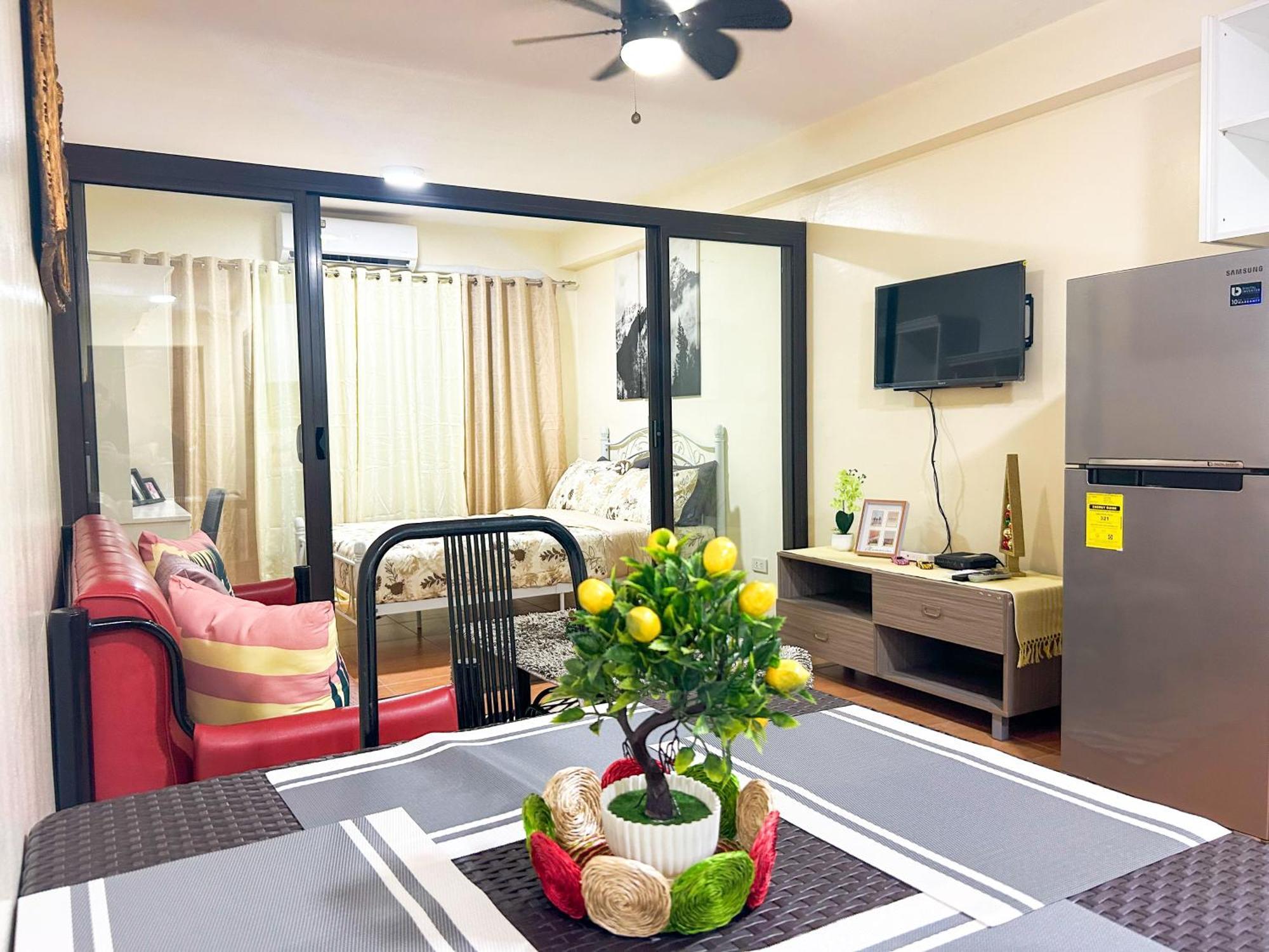 Affordable One Bedroom Condo in One Oasis 1726 Cagayan de Oro Esterno foto