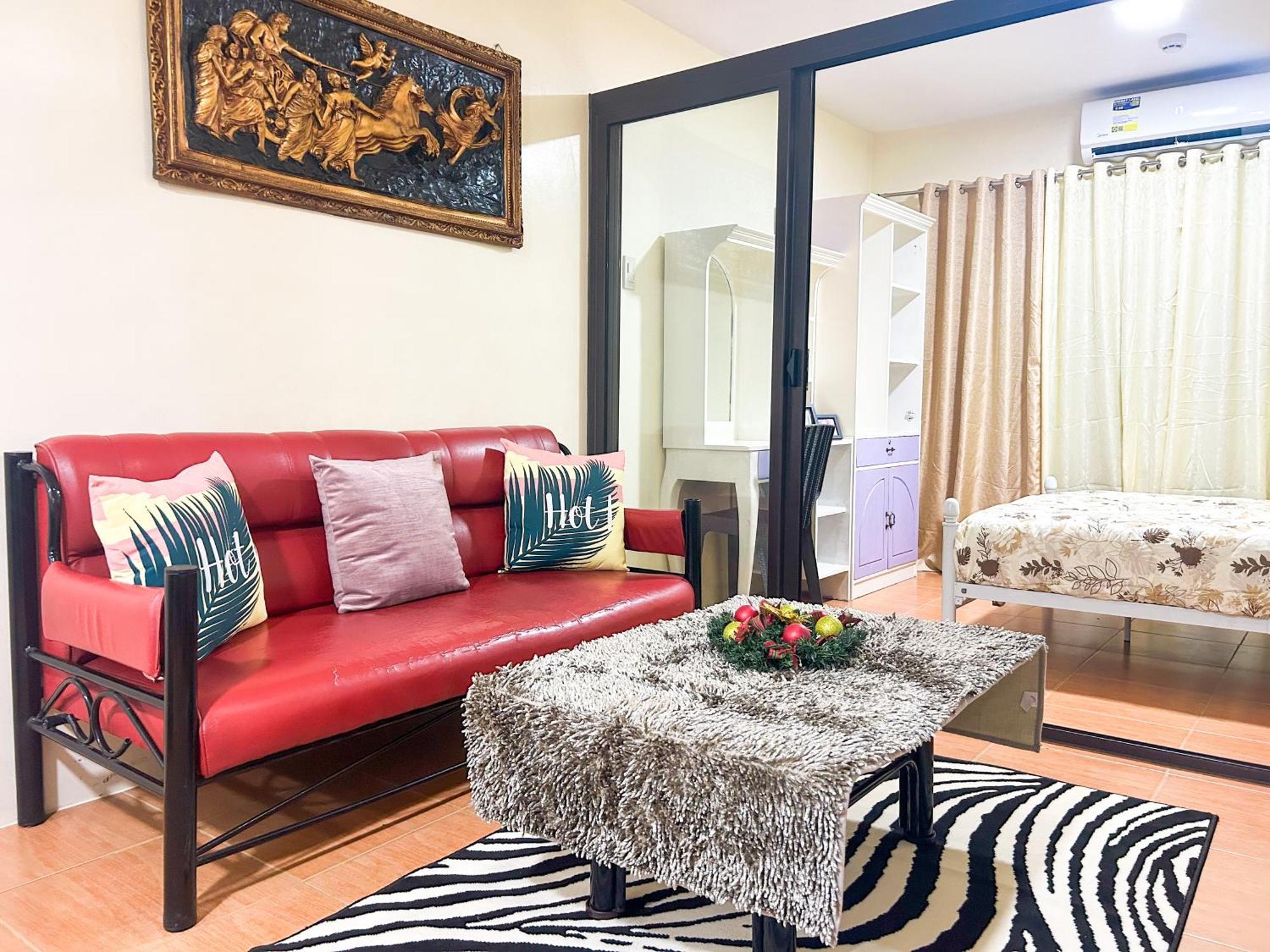 Affordable One Bedroom Condo in One Oasis 1726 Cagayan de Oro Esterno foto