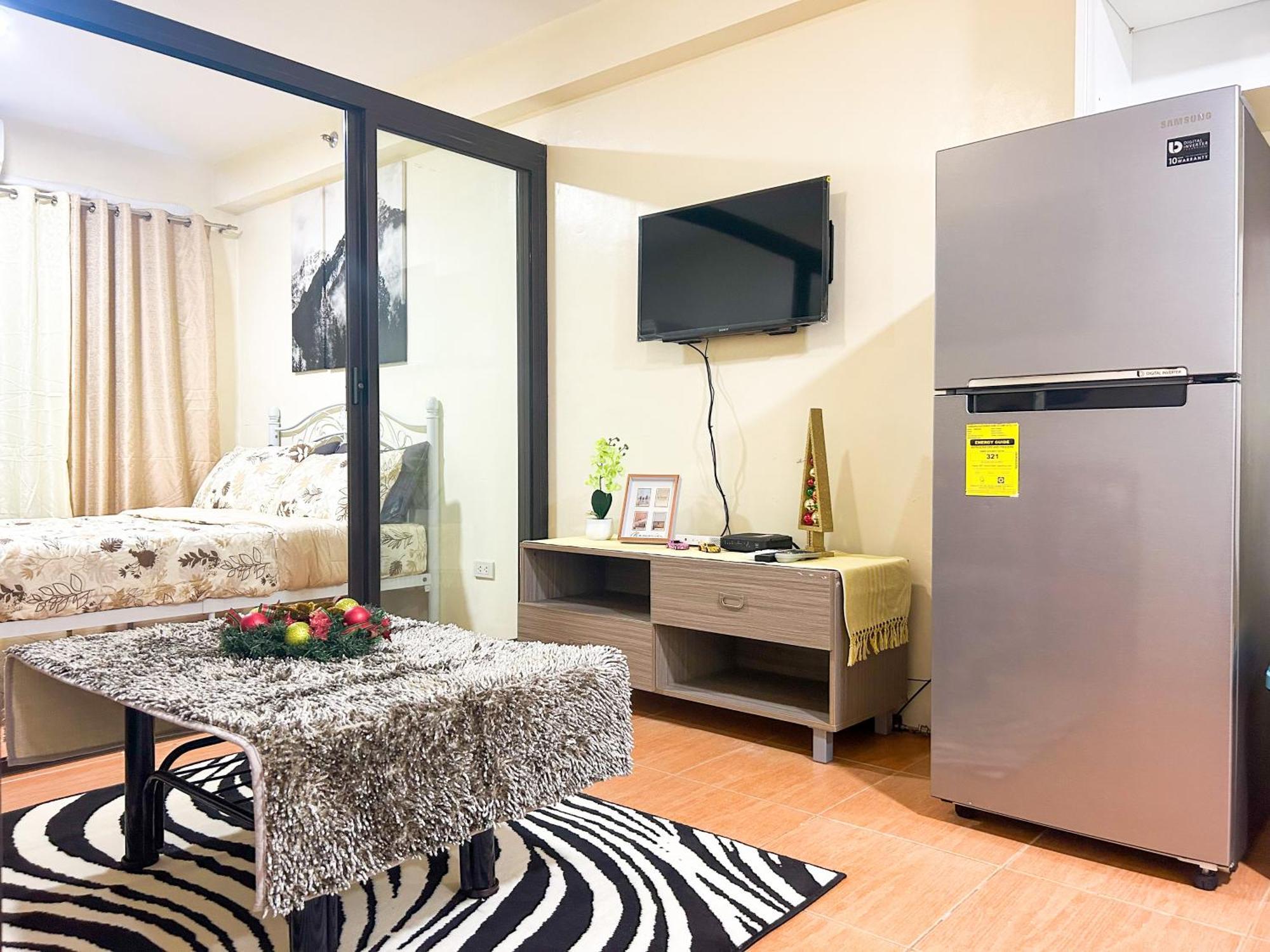 Affordable One Bedroom Condo in One Oasis 1726 Cagayan de Oro Esterno foto